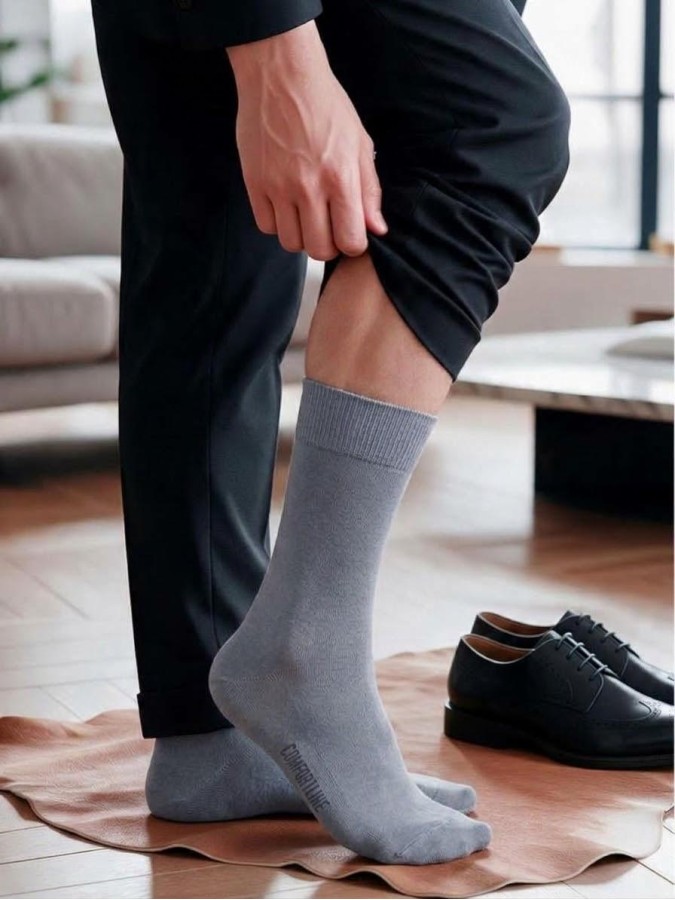 Men's half-terry Comfortline solid colour socks...