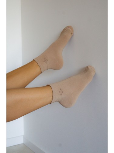 Women's socks with a delicate pattern 0200.027