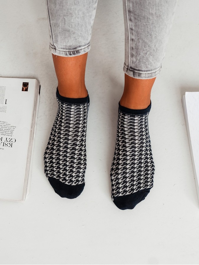 Women's Houndstooth pattern low ankle socks...