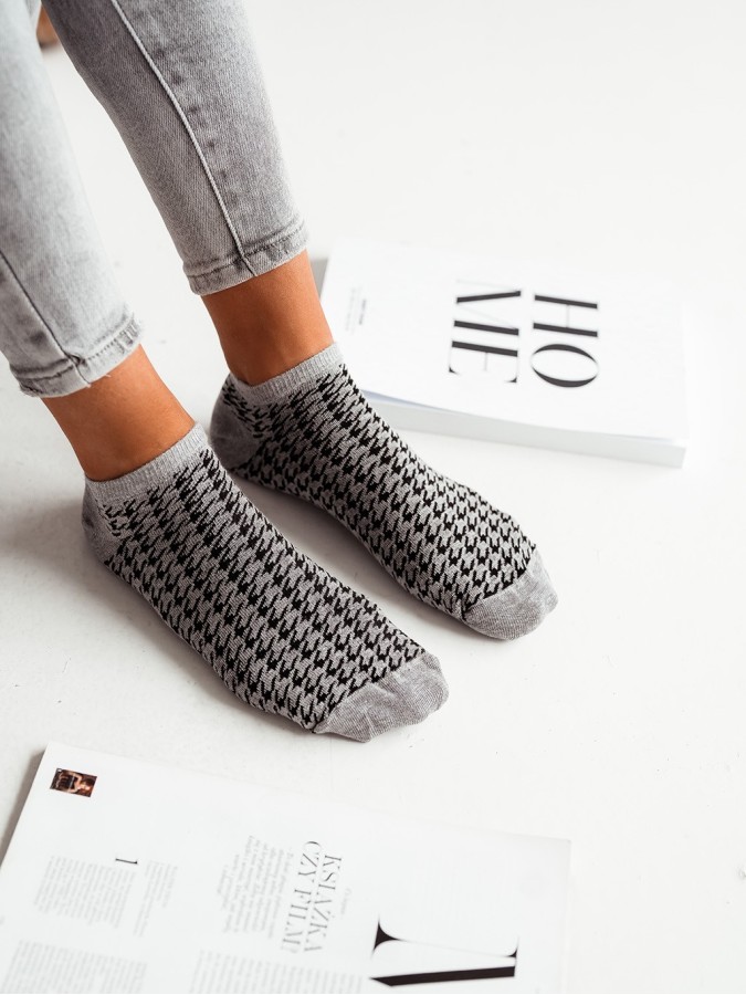 Women's Houndstooth pattern low ankle socks...