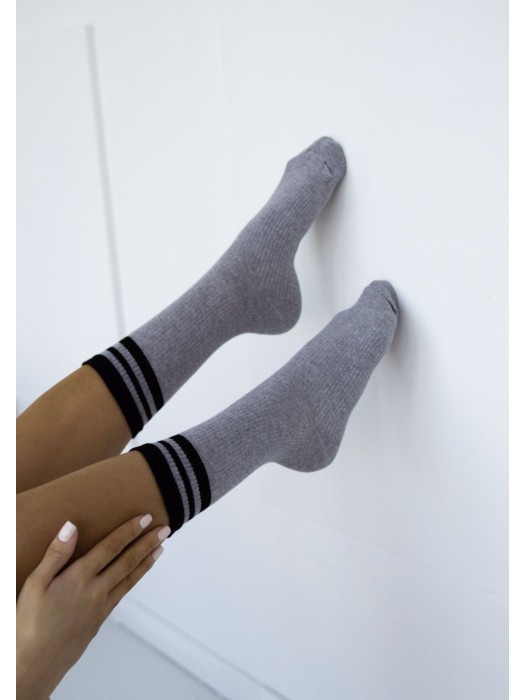 Women's ribbed socks with stripes 1313.001