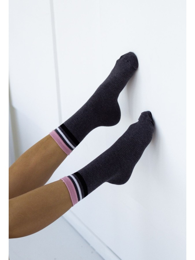 Women's ribbed socks with stripes 1313.001