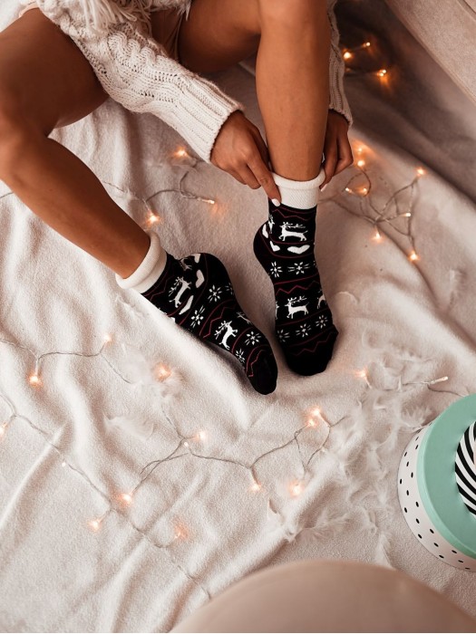 Women's Terry Non-Pressure Thick Socks (Reindeers and Hearts)