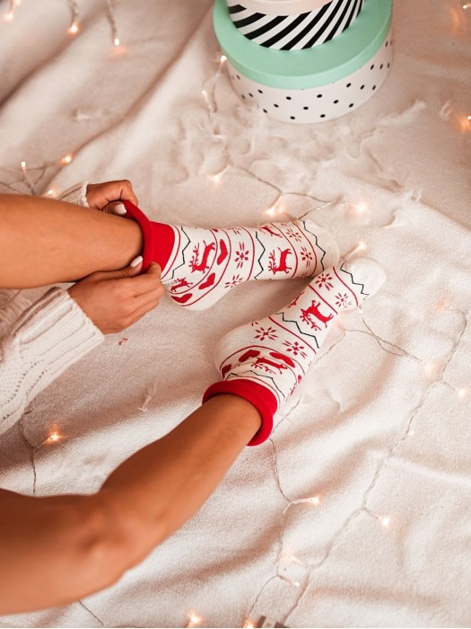 Women's Terry Non-Pressure Thick Socks (Reindeers and Hearts)