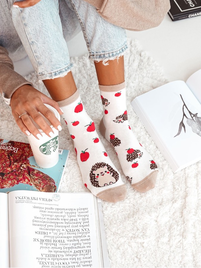 Women's Hedgehogs & Apples pattern socks 0200.122