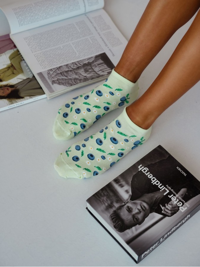 Women's Berries pattern low ankle socks 1146.075