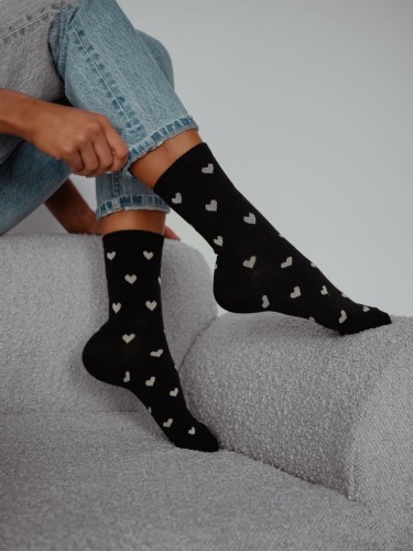 Skarpetki damskie w drobne serduszka 0200.077