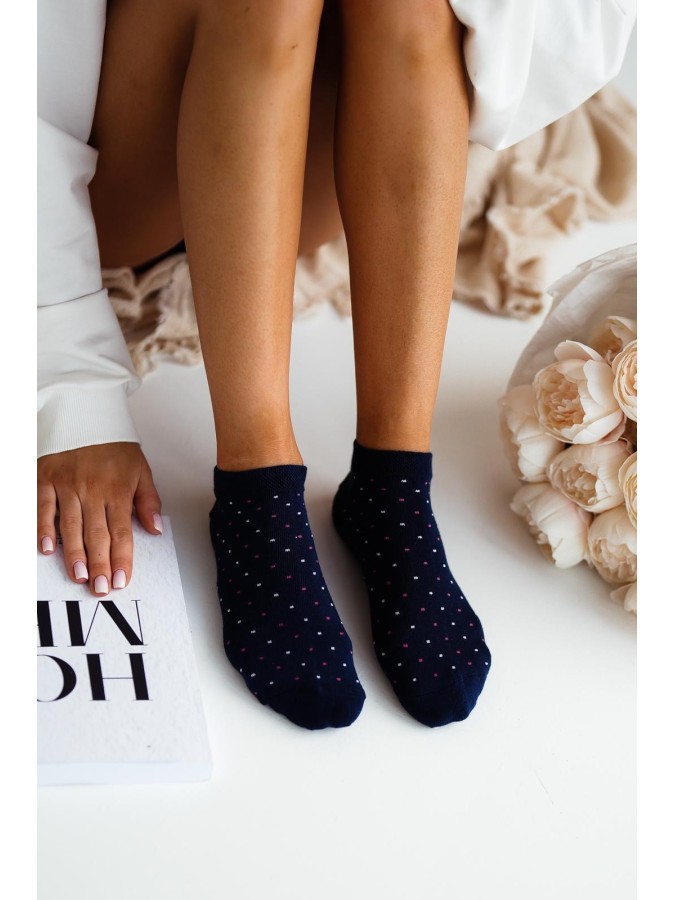 Women's Small dots pattern low ankle socks...