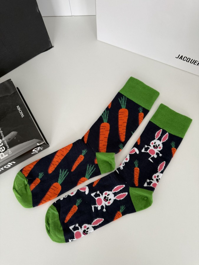 Men's Rabbits & Carrots pattern socks 0125.019