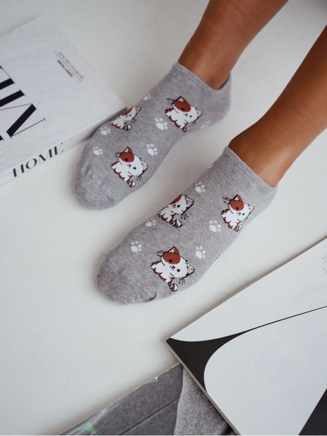 Women's Small Cats pattern low ankle socks...