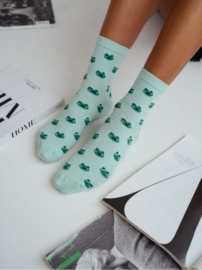 Women's Small frogs pattern socks 0200.233