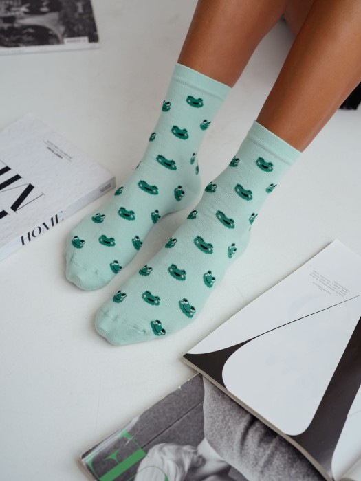 Women's Small frogs pattern socks 0200.233