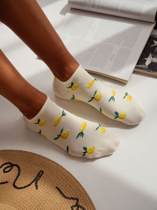 Women's Small Lemons pattern low ankle socks 1146.092