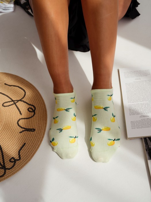 Women's Small Lemons pattern low ankle socks 1146.092