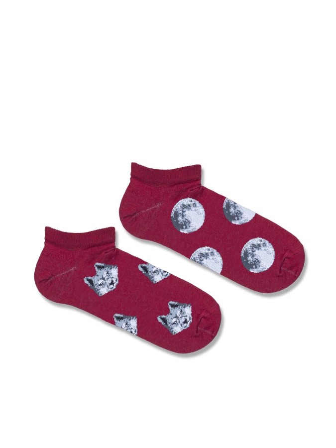 Men's Wolfs & Moons pattern low ankle socks...
